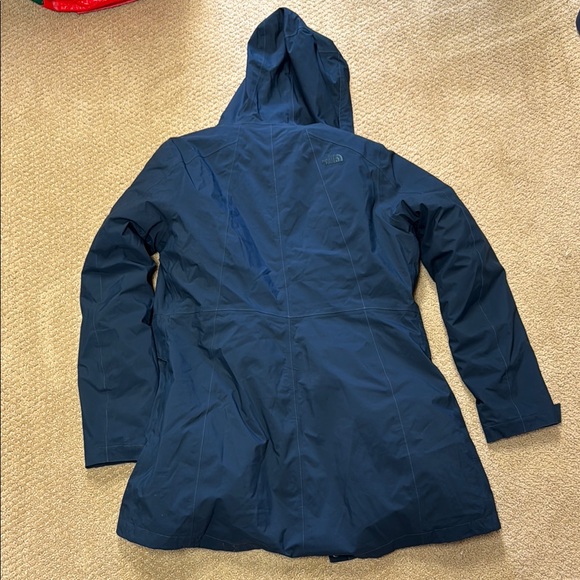 The North Face Blue Ski Jacket with Hood and Zipper - Picture 4 of 4
